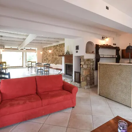 7 Bedroom Amazing Home In Petrizzi Casa vacanze *