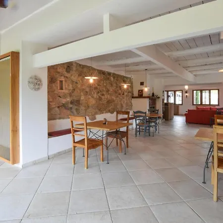 7 Bedroom Amazing Home In Petrizzi Petrizzi