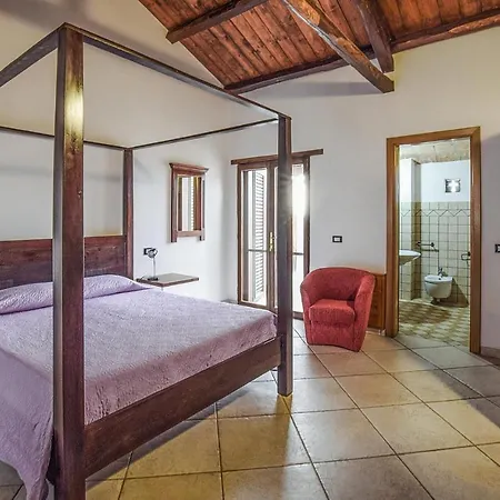 7 Bedroom Amazing Home In Petrizzi Casa vacanze