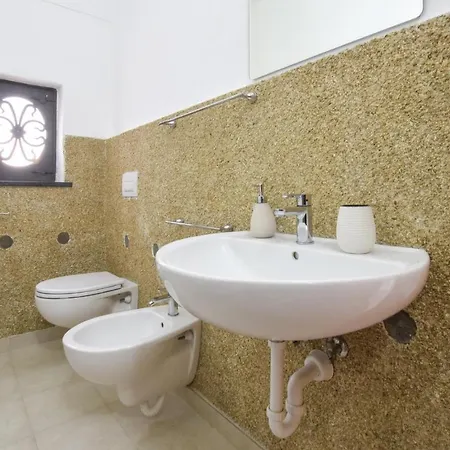 Casa vacanze 7 Bedroom Amazing Home In Petrizzi Petrizzi