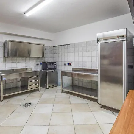 7 Bedroom Amazing Home In Petrizzi Casa vacanze